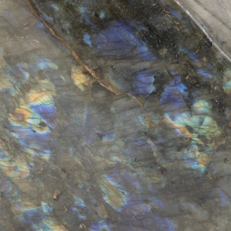 Labradorite 2,109Kg de Madagascar - La Pierre FR