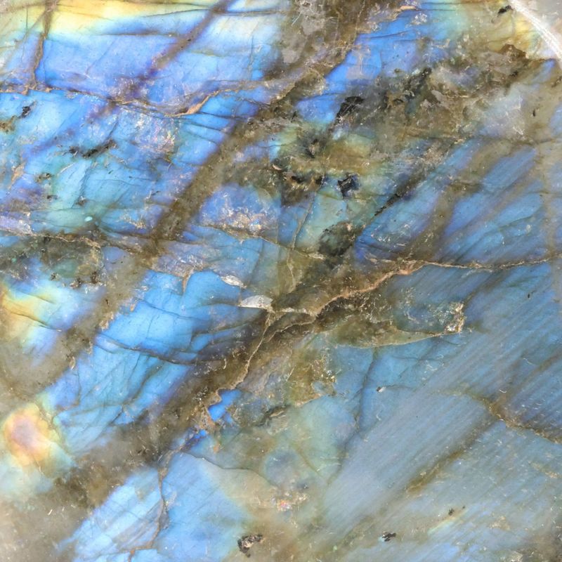 Labradorite de Madagascar 1,518Kg - La Pierre FR