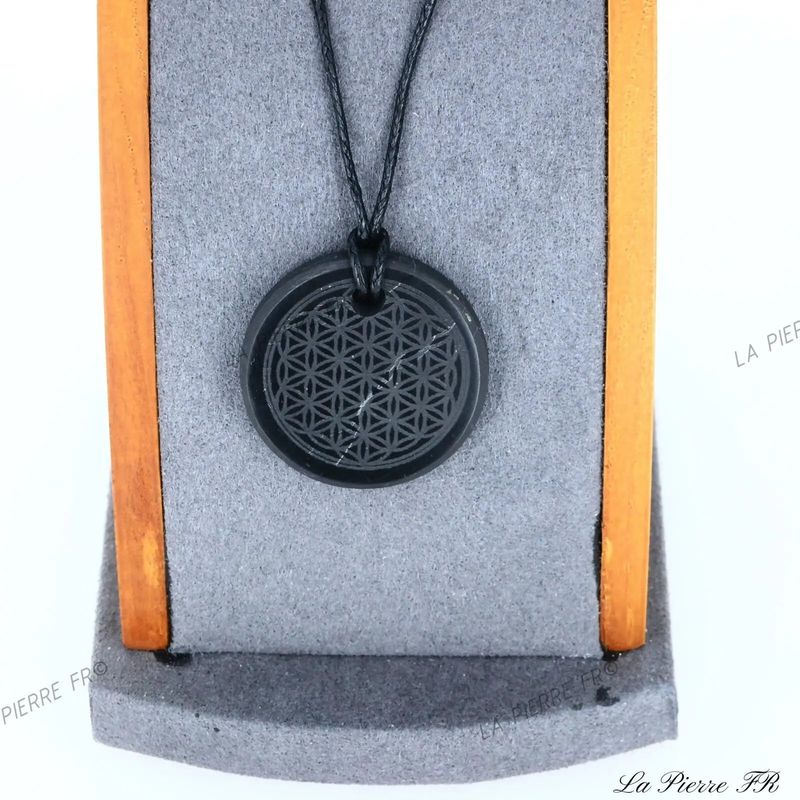 Pendentif Shungite et gravure Fleur de Vie - La Pierre FR