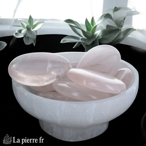 Quartz Rose en Galet Plat – Pierre de Sérénité et Amour