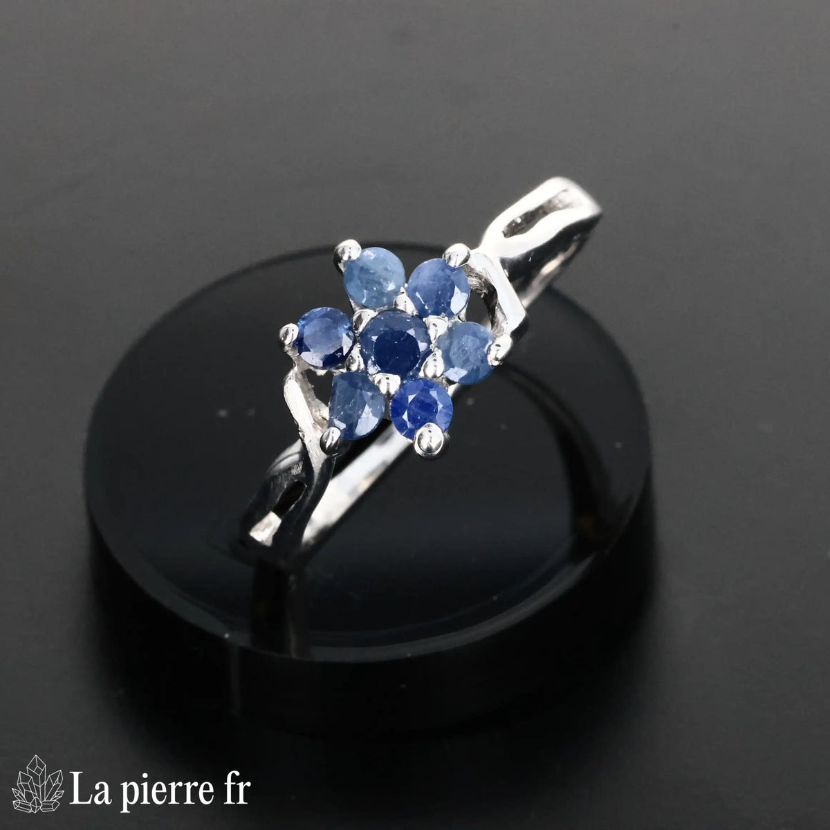 Bague en pierre de Saphir Bleu facettée "Astréale" - Bijoux lithothérapie en argent rhodié pour femme