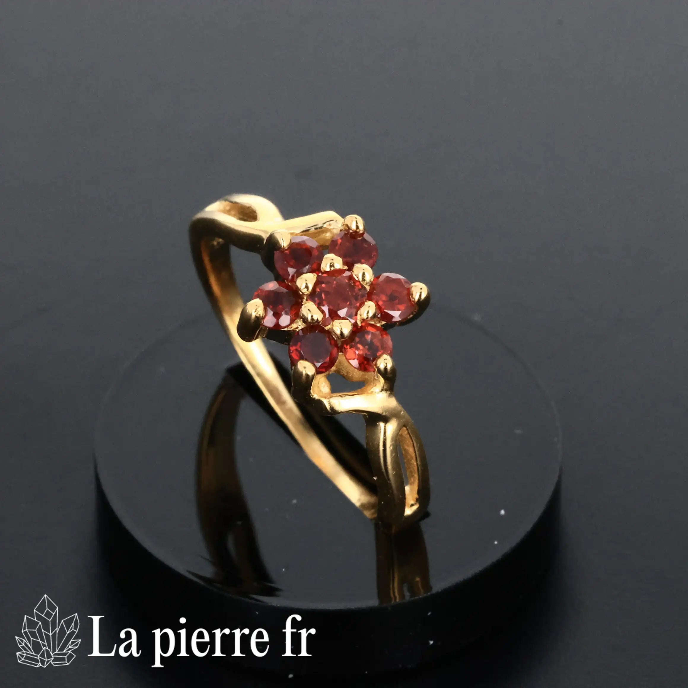 Bague en Grenat facettée &quot;Phénixia&quot; Plaqué or 18 carats pour femme et lithothérapie 