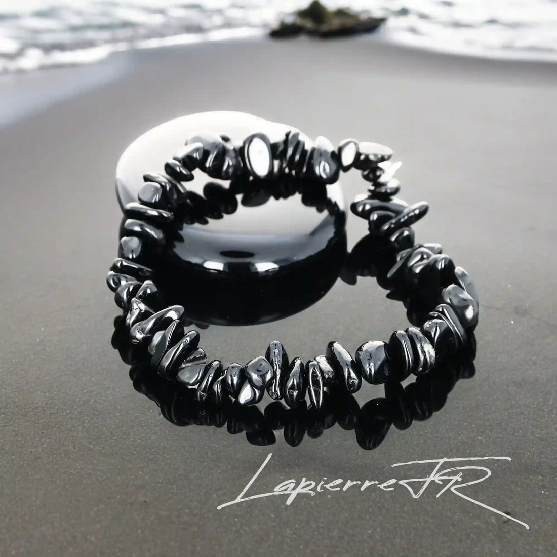 Bracelet lithothérapie en pierre naturelle tourmaline noire, ajustable et protecteur.