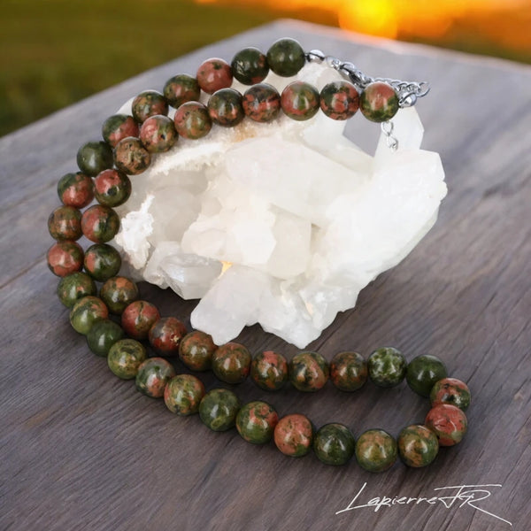 Collier en unakite, bijou en pierre naturelle pour la lithothérapie.