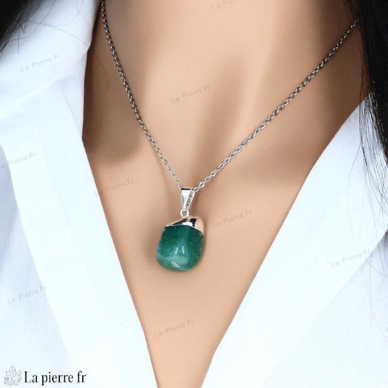 pendentif en aventurine verte. Bijou en pierre naturelle pour lithothérapie, livré dans une boîte cadeau élégante.