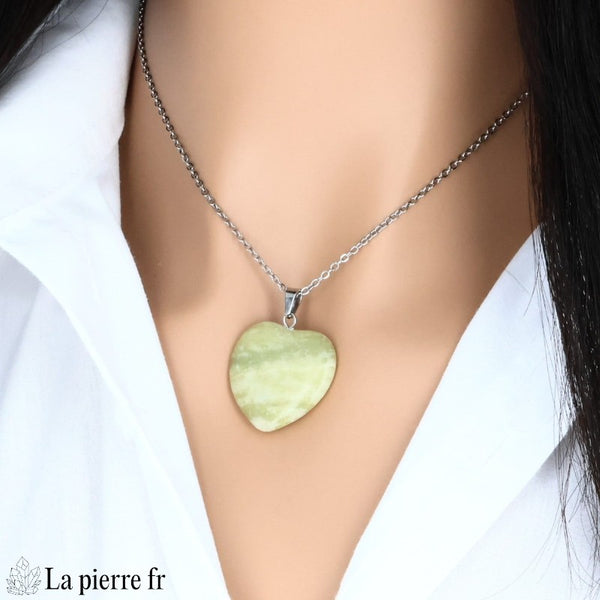 Pendentif cœur en Jade Vert, pierre naturelle pour la lithothérapie.