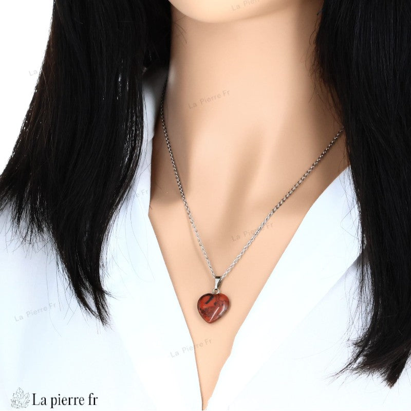 Pendentif cœur en jaspe rouge, pierre naturelle aux vertus énergisantes. Bijou idéal en lithothérapie pour la vitalité, l&