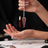 Découvrez le pendule en pierre Jaspe Rouge facetté 100 % naturel, parfait comme pendule divinatoire pour la radiesthésie, la méditation et l’équilibre émotionnel.