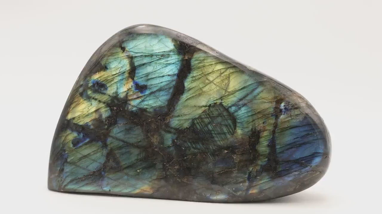 Labradorite 1,484 Kg de Madagascar | Bloc de pierre naturelle à poser de forme libre toute polie | Minéraux | Lithothérapie