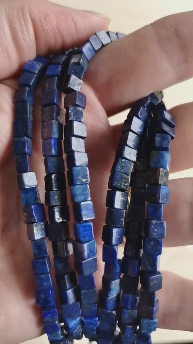 80 Perles cube lapis lazuli 4x4 mm/ Perle intercalaire en pierre naturelle en forme carré 4x4 mm, Qualité AA+