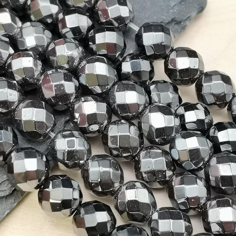 90 perles Hématite noire facettes ronde de 4 mm , 60 perles de 6 mm, 46 perles de 8mm,36 perles de 10 mm, perle pierre semi précieuse